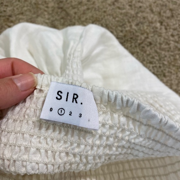 SIR. The Label Women’s Smocked Linen Open Back Dress Size 1 Resortwear Vacation - Picture 7 of 7